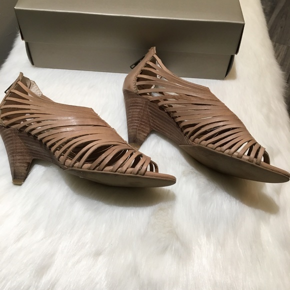 Levity Caged Gladiator Heeled Tan Sell Sandals - Picture 7 of 8
